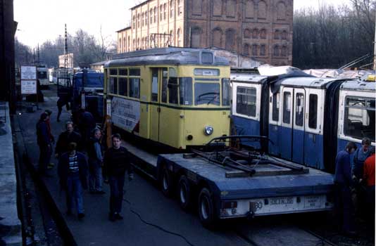 Dessau 35 trifft am 20.3.1993 im Straßenbahn-Museum Wehmingen ein