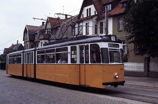 Nordhausen 64 ex Erfurt auf dem Weg Richtung Krankenhaus, 1990