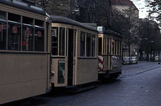Der geplante Einheits-Straßenbahnwagen: Beiwagen Typ BF42 in Berlin